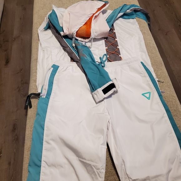 Jogging Set - Picture 4 of 5